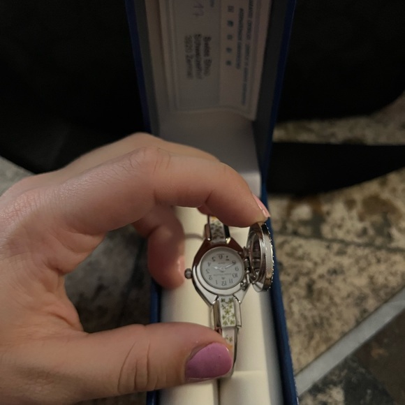 Andre Mouche Swiss Watch - Picture 3 of 5